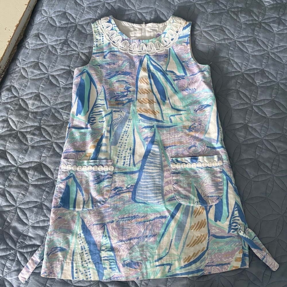 Lilly Pulitzer Sleeveless Dress with Nautical Print, size 8